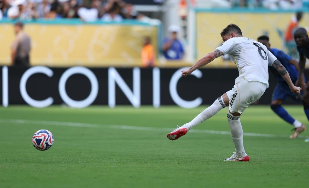 科贝记者：一切迹象表明什琴斯尼将与巴萨续约，佩尼亚将离队